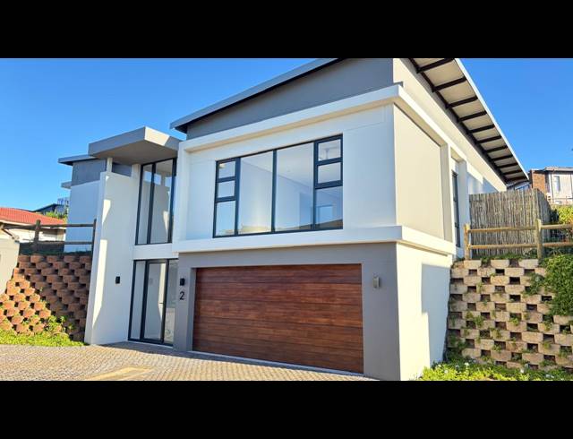3 BEDROOM TOWNHOUSE FOR SALE IN PALM LAKES ESTATE